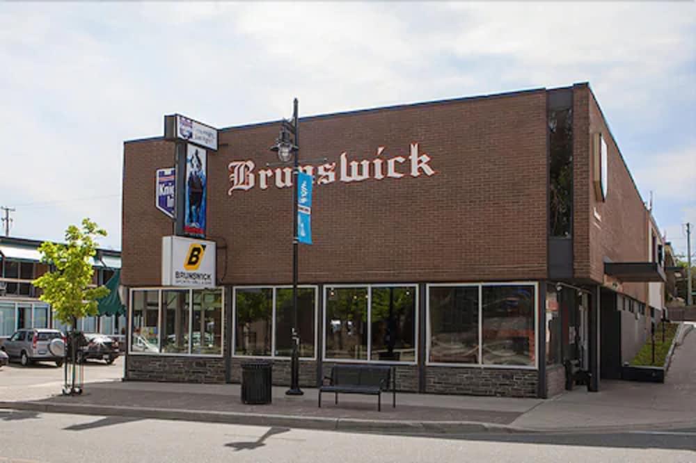 The Brunswick Hotel Complex Parry Sound Exterior photo